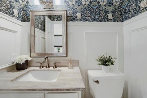 1085 Oak Circle Wayzata MN 55391