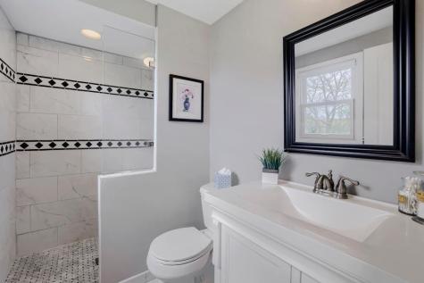 1085 Oak Circle Wayzata MN 55391