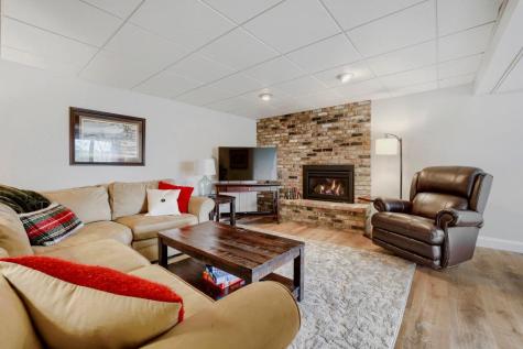 1085 Oak Circle Wayzata MN 55391