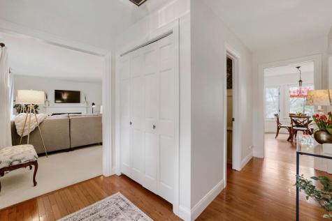 1085 Oak Circle Wayzata MN 55391