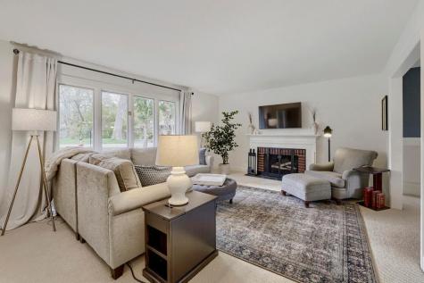 1085 Oak Circle Wayzata MN 55391