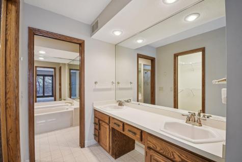 3690 Widgeon Way Eagan MN 55123