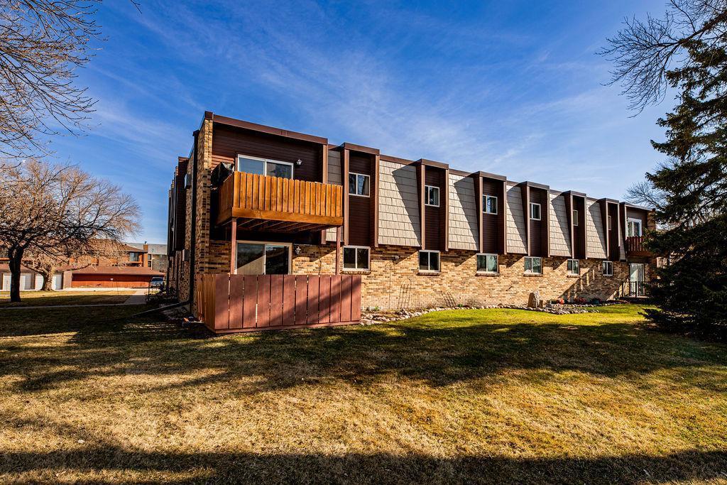 715 32nd Avenue N Fargo ND 58102