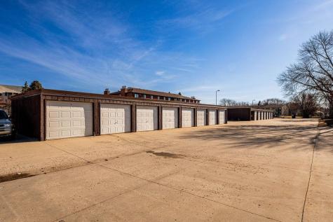 715 32nd Avenue N Fargo ND 58102