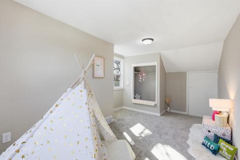 1031 Burgess Street Saint Paul MN 55103