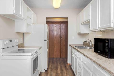 2401 Demores Drive S Fargo ND 58103