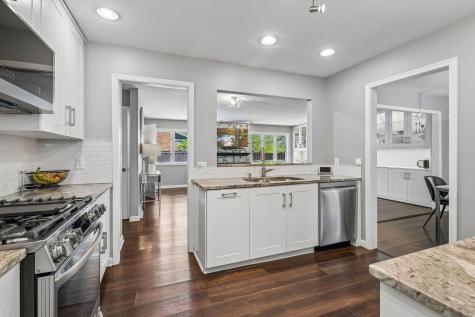 8910 23rd Avenue N Golden Valley MN 55427