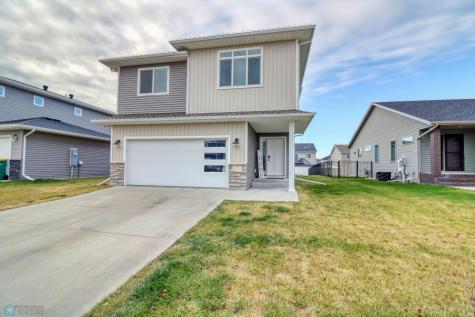 929 Albert Drive W West Fargo ND 58078
