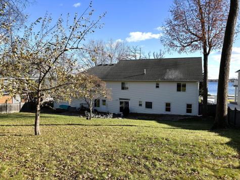 1082 W Lake Drive Detroit Lakes MN 56501