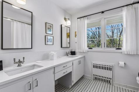1300 Bracketts Point Road Wayzata MN 55391