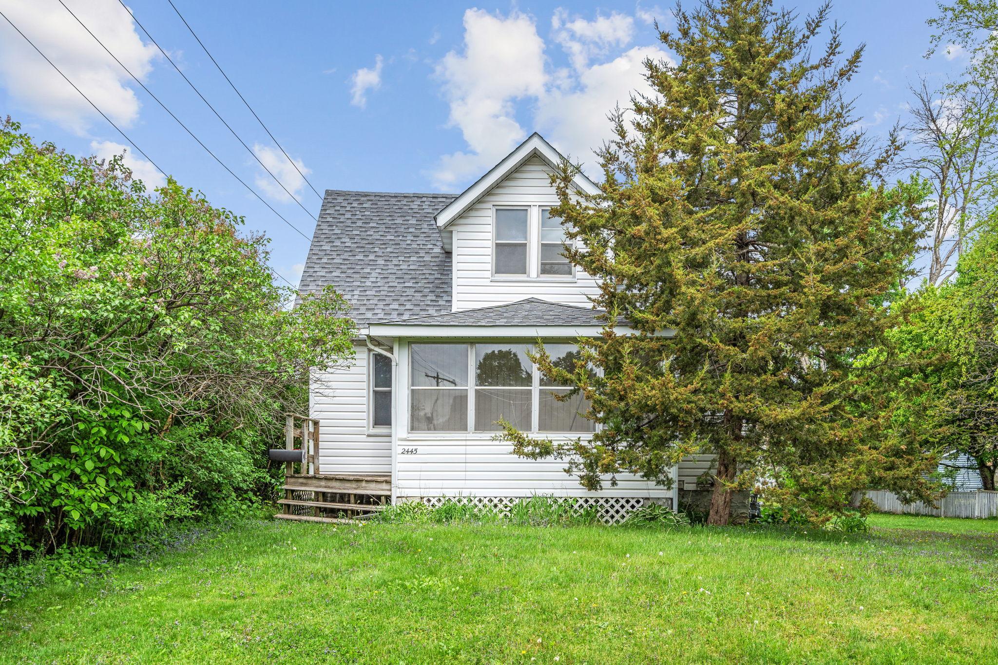 2445 16th Avenue E North Saint Paul MN 55109