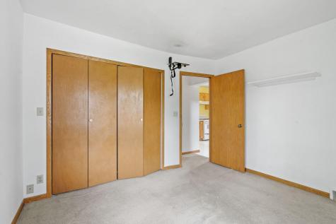 2445 16th Avenue E North Saint Paul MN 55109