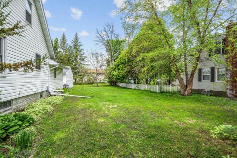 2445 16th Avenue E North Saint Paul MN 55109