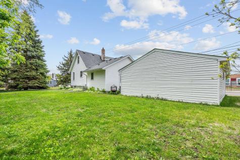 2445 16th Avenue E North Saint Paul MN 55109