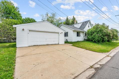 2445 16th Avenue E North Saint Paul MN 55109