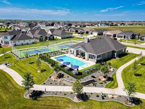 662 Rania Way W West Fargo ND 58078