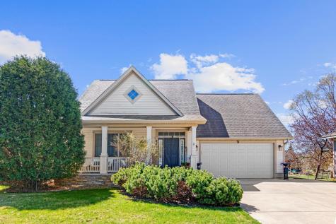 2710 Red Splendor Circle E Maplewood MN 55119