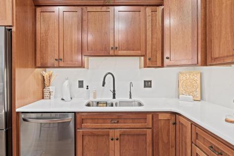 2710 Red Splendor Circle E Maplewood MN 55119