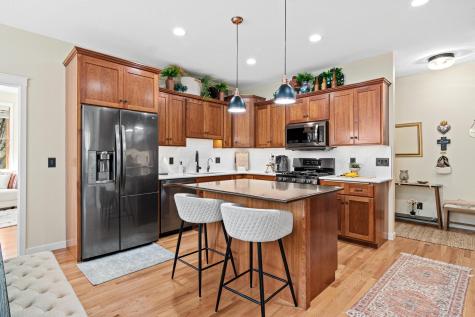 2710 Red Splendor Circle E Maplewood MN 55119