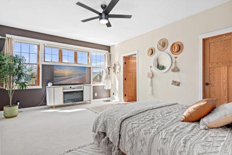 2710 Red Splendor Circle E Maplewood MN 55119