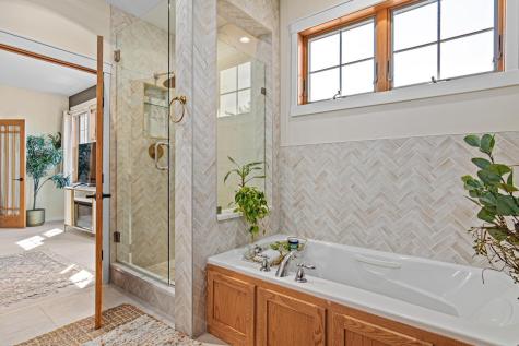 2710 Red Splendor Circle E Maplewood MN 55119