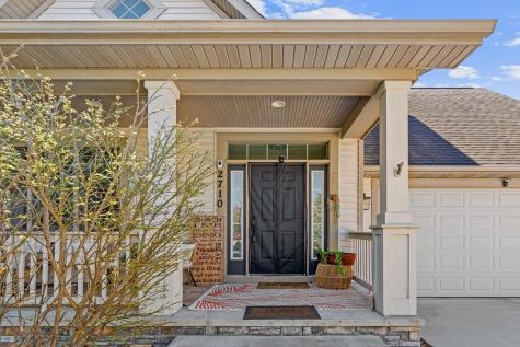 2710 Red Splendor Circle E Maplewood MN 55119