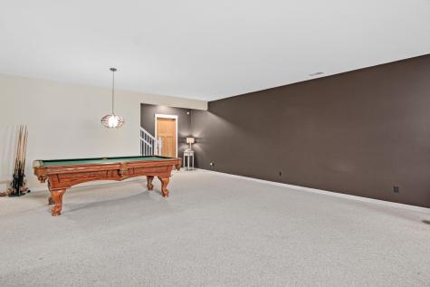 2710 Red Splendor Circle E Maplewood MN 55119