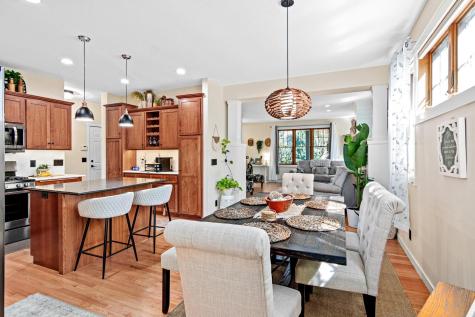 2710 Red Splendor Circle E Maplewood MN 55119