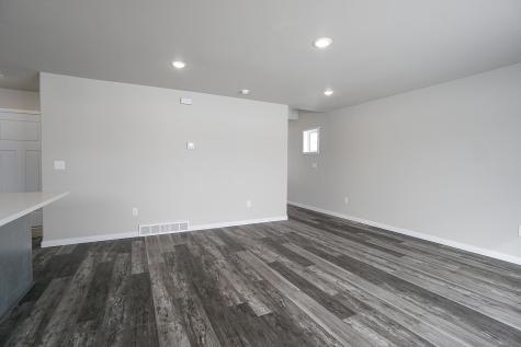 8068 Goldfinch Drive Horace ND 58047