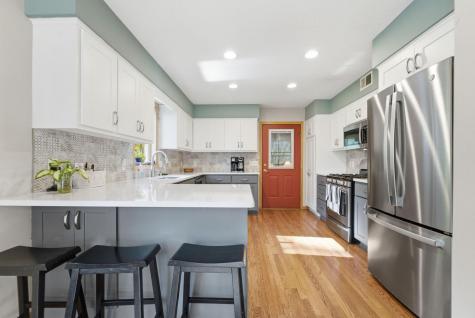 1646 Mayfield Heights Road Mendota Heights MN 55118