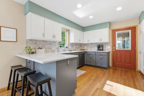 1646 Mayfield Heights Road Mendota Heights MN 55118