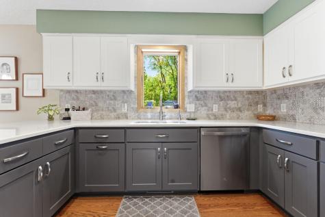 1646 Mayfield Heights Road Mendota Heights MN 55118