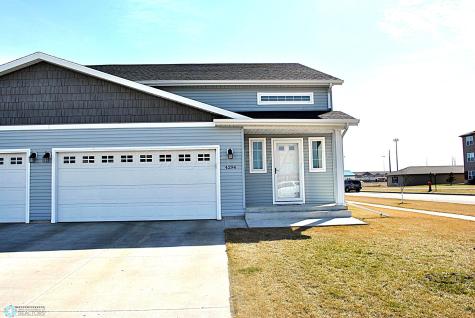 4294 Auburn Avenue S Fargo ND 58104