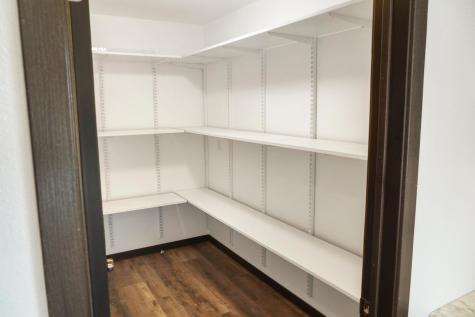 208 4th St NW Gwinner ND 58040