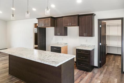 208 4th St NW Gwinner ND 58040