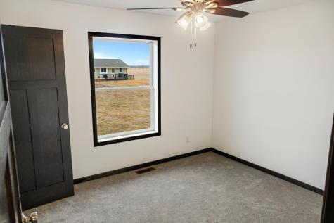 208 4th St NW Gwinner ND 58040