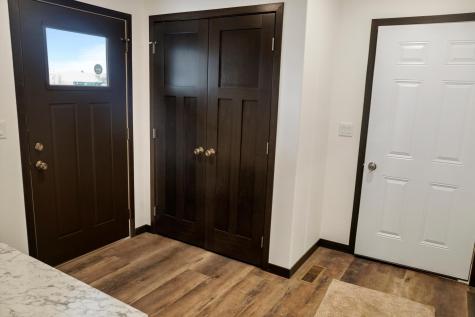 208 4th St NW Gwinner ND 58040