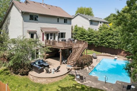 2478 Timber Court E Maplewood MN 55119