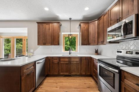 2478 Timber Court E Maplewood MN 55119