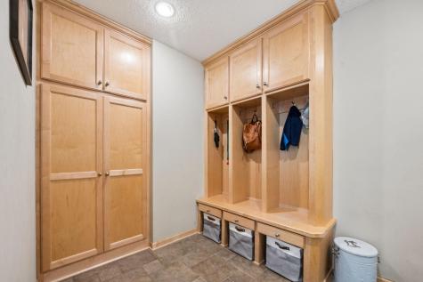 2478 Timber Court E Maplewood MN 55119