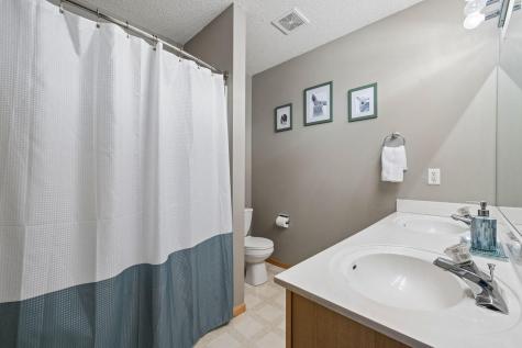 2478 Timber Court E Maplewood MN 55119