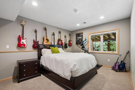 2478 Timber Court E Maplewood MN 55119