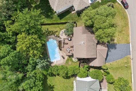 2478 Timber Court E Maplewood MN 55119