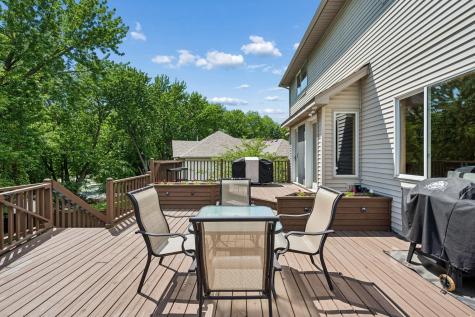 2478 Timber Court E Maplewood MN 55119