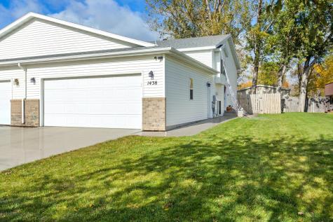 1438 Suntree Drive West Fargo ND 58078