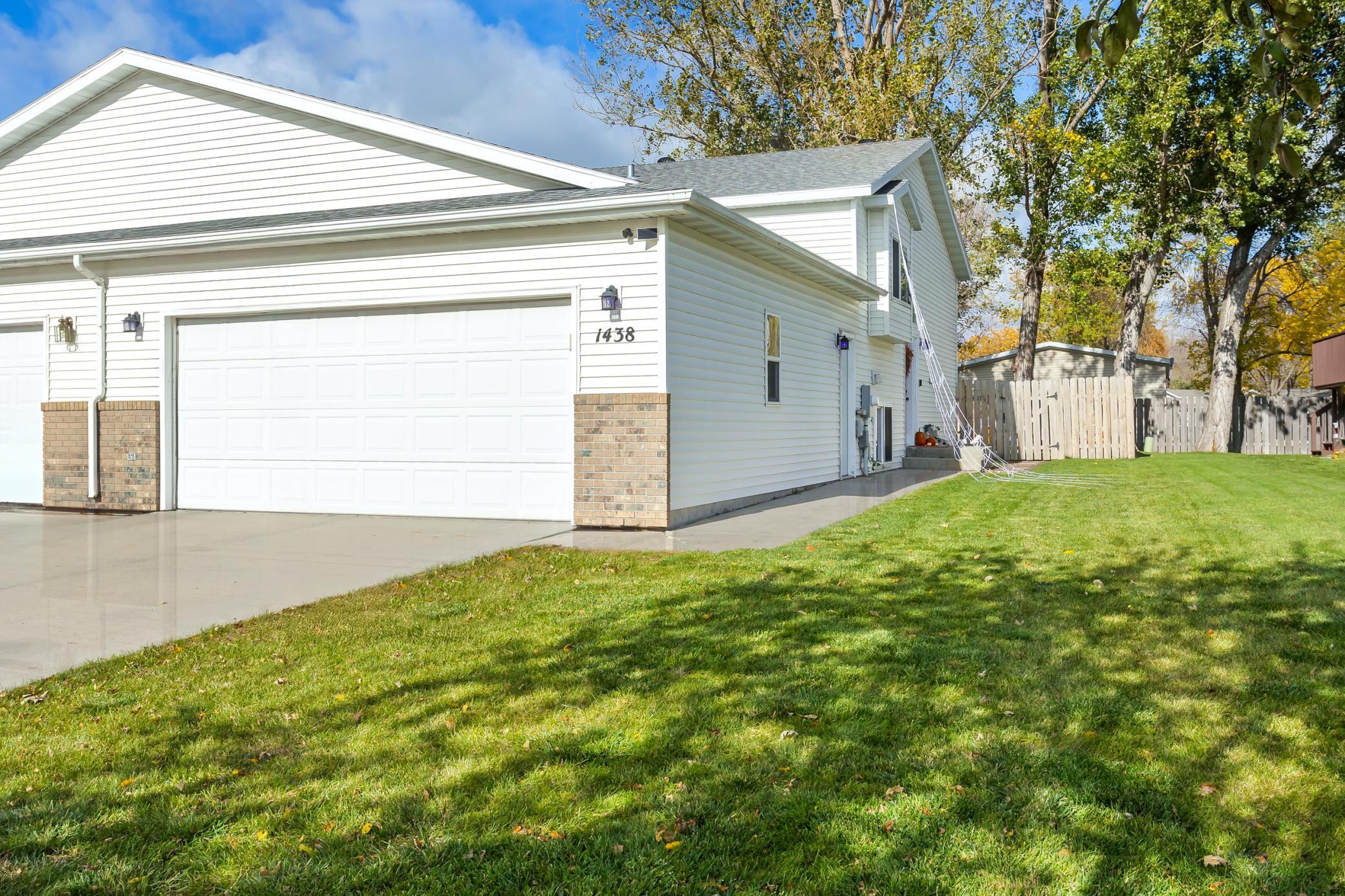1438 Suntree Drive West Fargo ND 58078