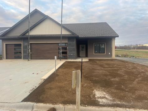 102 Fairway Street Zumbrota MN 55992