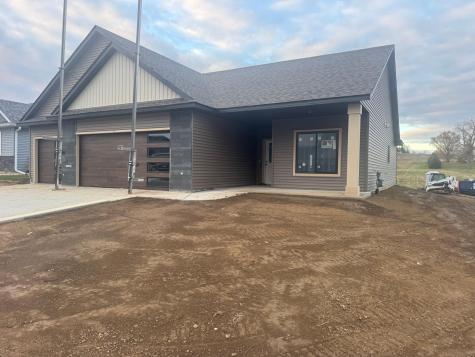 102 Fairway Street Zumbrota MN 55992