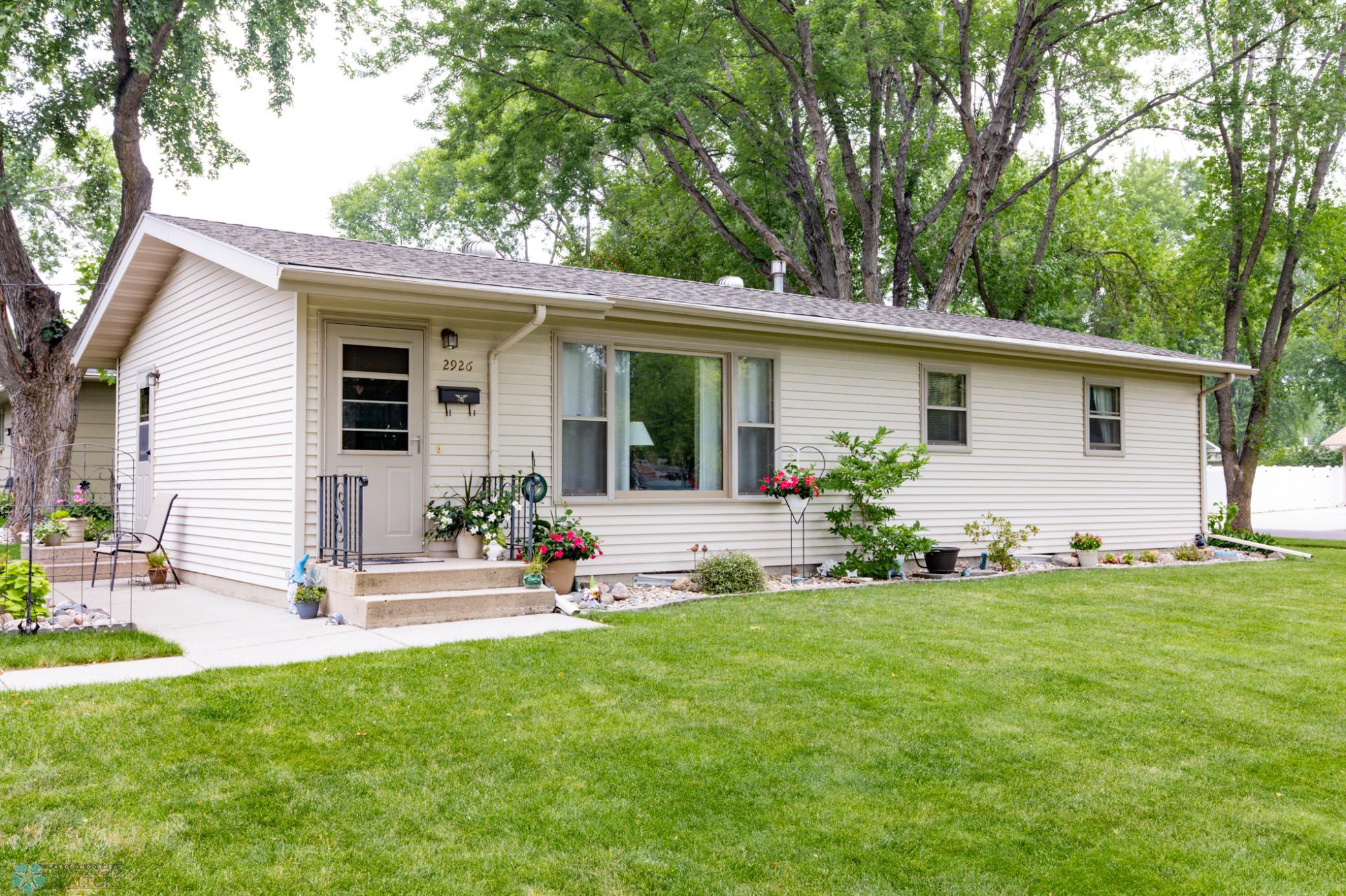 2926 Edgewood Drive N Fargo ND 58102