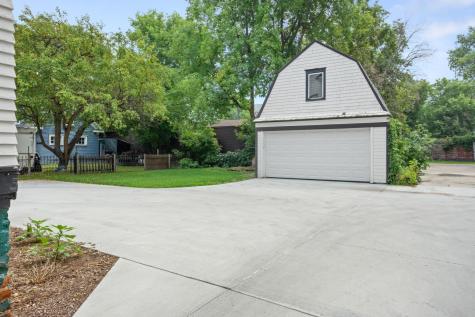 1124 5th Avenue S Fargo ND 58103